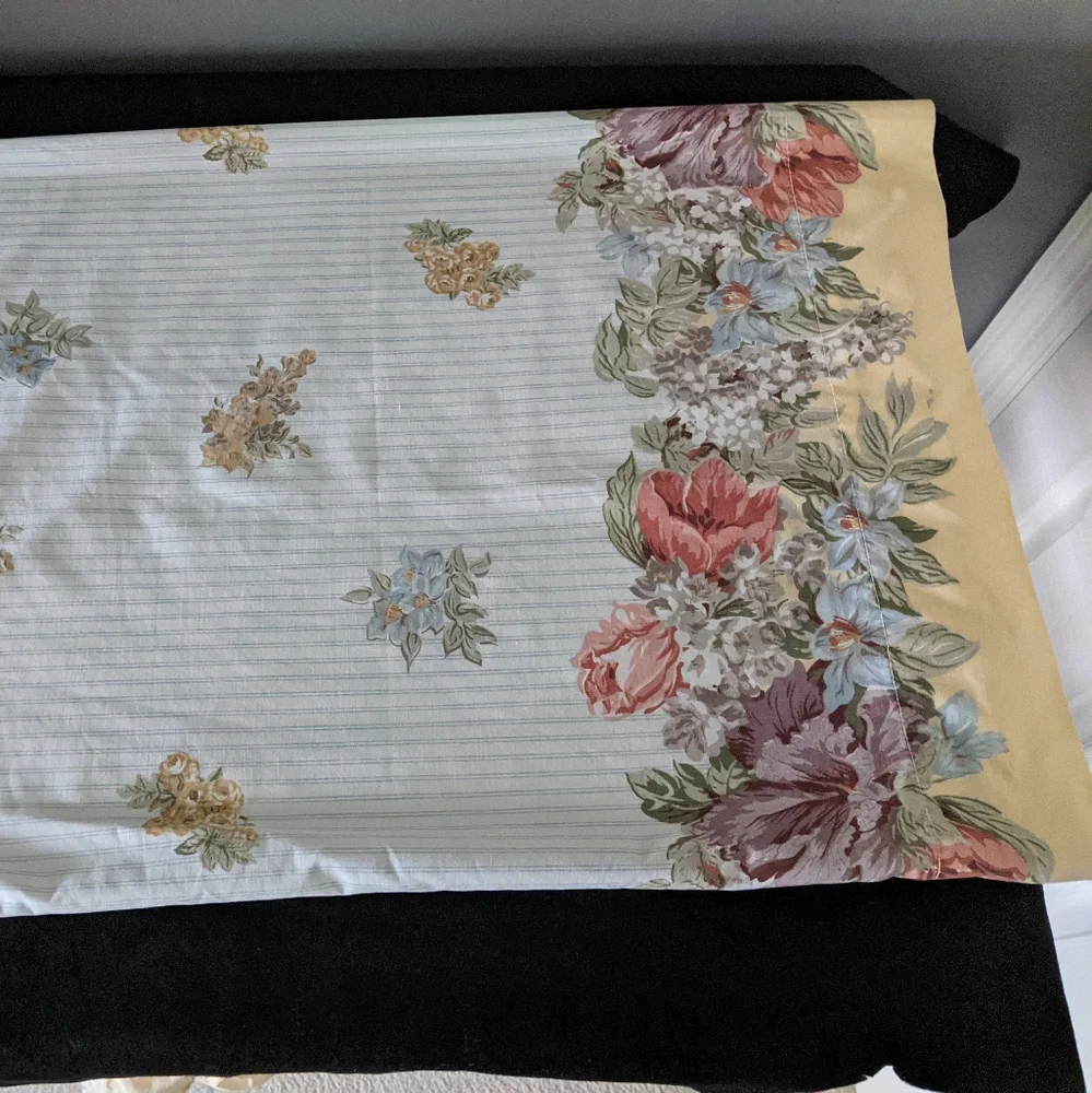 Vintage Gloria Vanderbilt Cottage Rose Twin Bedding